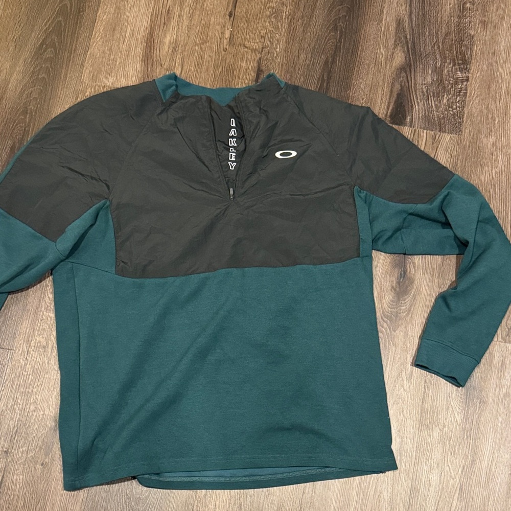 Oakley Black and Teal Half-Zip Pullover